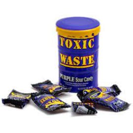 Кислые леденцы Toxic Waste 42гр (фиолетовая бочка). Со вкусом виноград, черники, голубики,  черной смородины, черной вишни